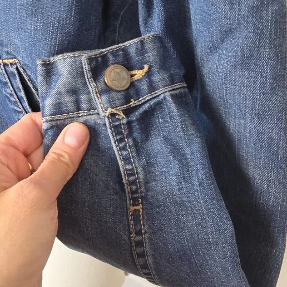 Vintage Women’s Classic Blue Denim Jacket – Made in Canada – Size S - Picture 4 of 9